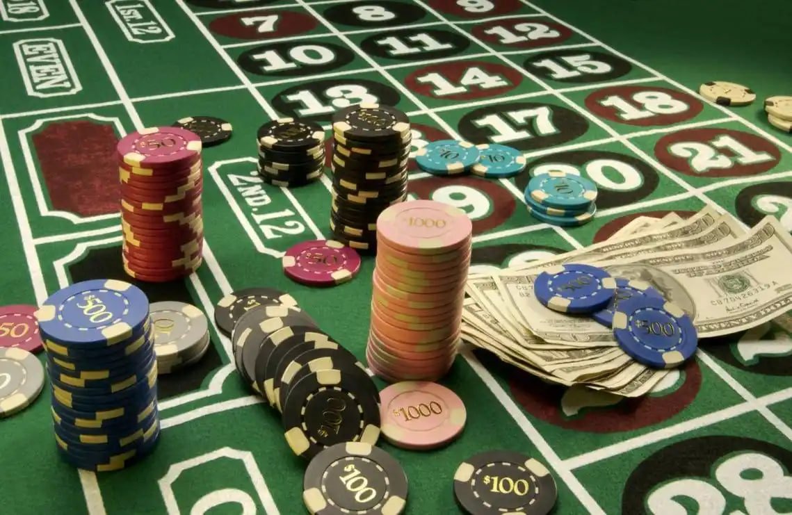 Tampilan aplikasi mobile resmi unoslot dengan akses sportsbook dan live casino